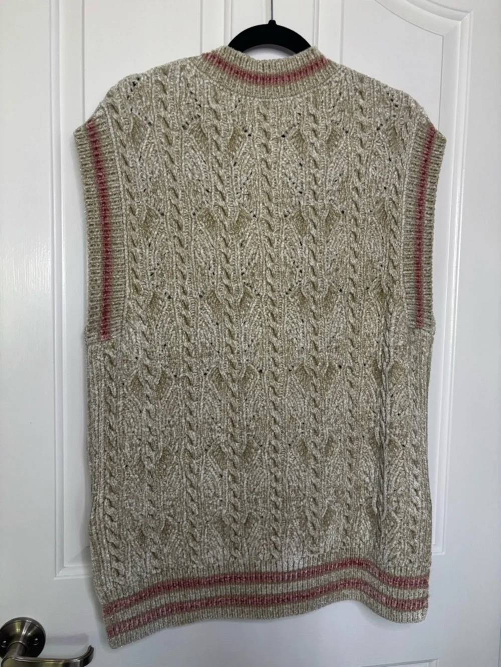 CHANEL 22FW Beige Cable Knit Vest with Pink Accent size French 40